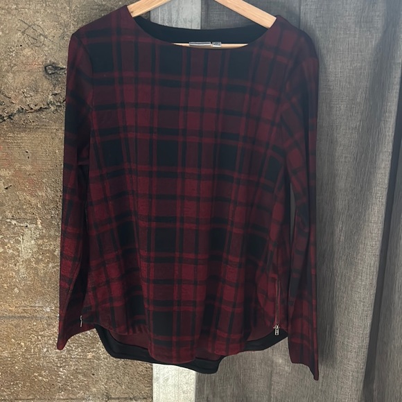 Super Cute Plaid PL Croft & Barrow Long Sleeve *Great Condition* - Picture 2 of 11